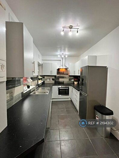 3 Bedroom Terraced House To Rent In Sunderland Street, Northampton, NN5