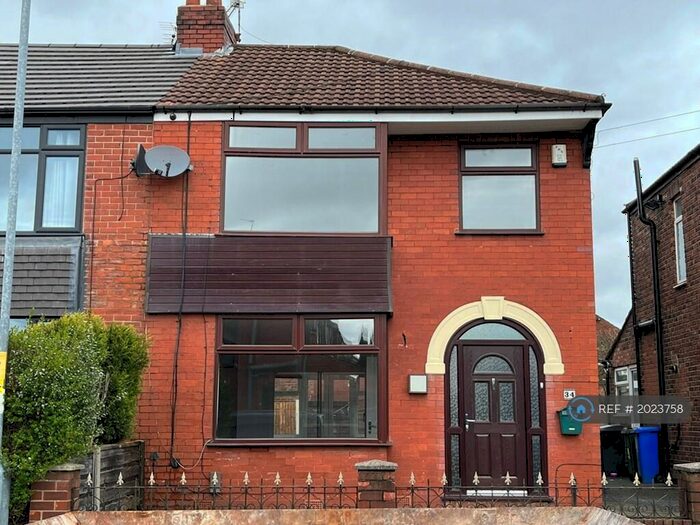 3 Bedroom Semi-Detached House To Rent In Fairbourne Road, Denton, Manchester, M34