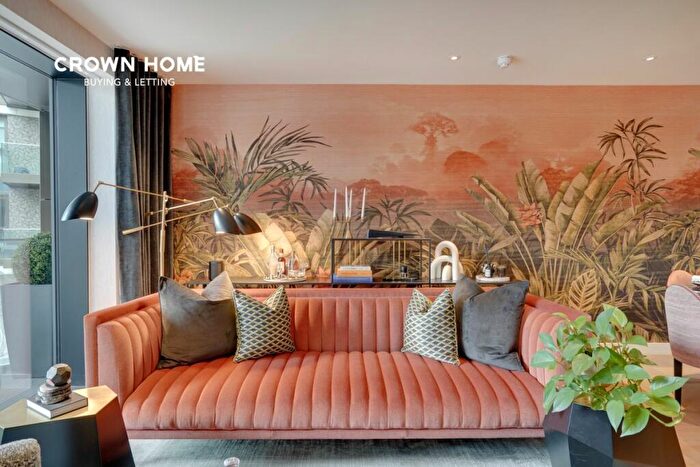 1 Bedroom Apartment For Sale In Saffron Gardens, London Dock, Vaughan Way, London, E1W