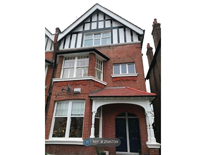 2 Bedroom Flat To Rent In Riggindale Road, London, SW16