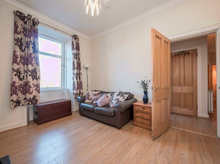 1 Bedroom Flat To Rent In Canonmills, Canonmills, EH3