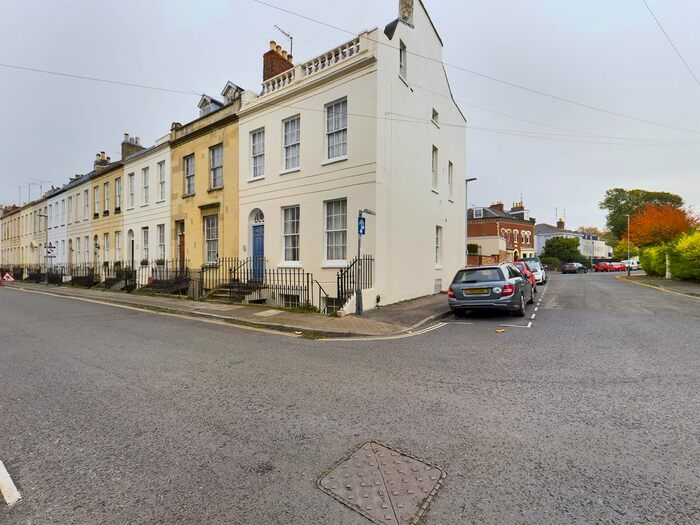 1 Bedroom Flat To Rent In Albert Place, Fairview, Cheltenham GL52