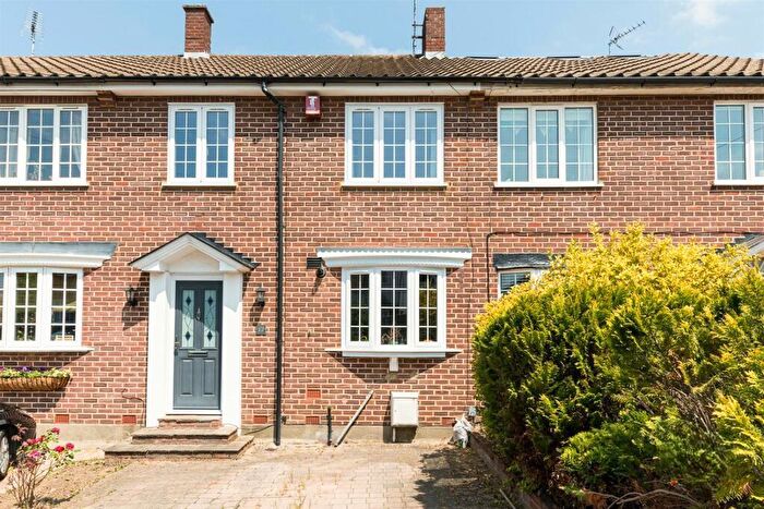 3 Bedroom House For Sale In Laurel Drive, Winchmore Hill, N21