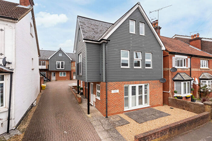 1 Bedroom Flat For Sale In Falkland Road, Dorking, RH4