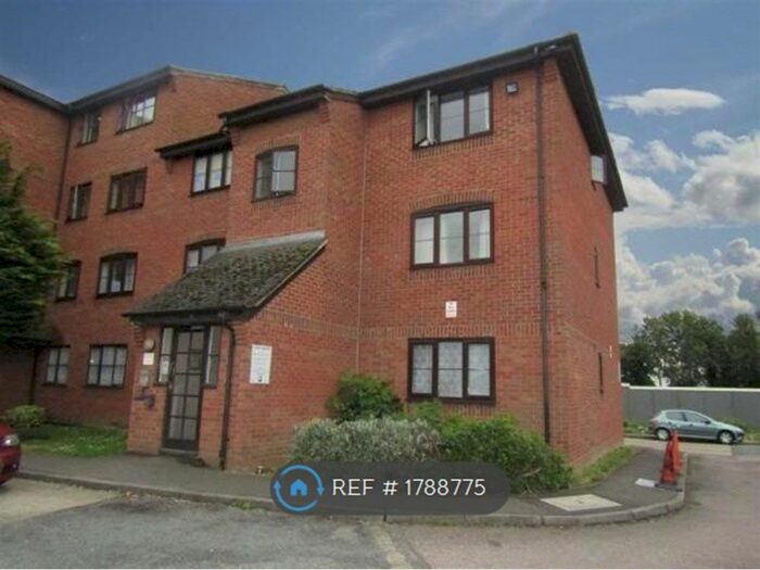 1 Bedroom Flat To Rent In Tenney House, Grays, RM17