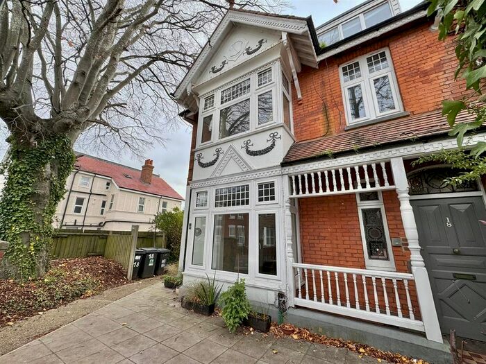 2 Bedroom Flat To Rent In St Clements Road, Bournemouth, Boscombe, BH1