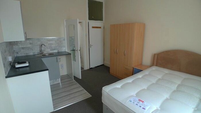 1 Bedroom Studio To Rent In Lincoln Road, Peterborough, Cambridgeshire. PE1