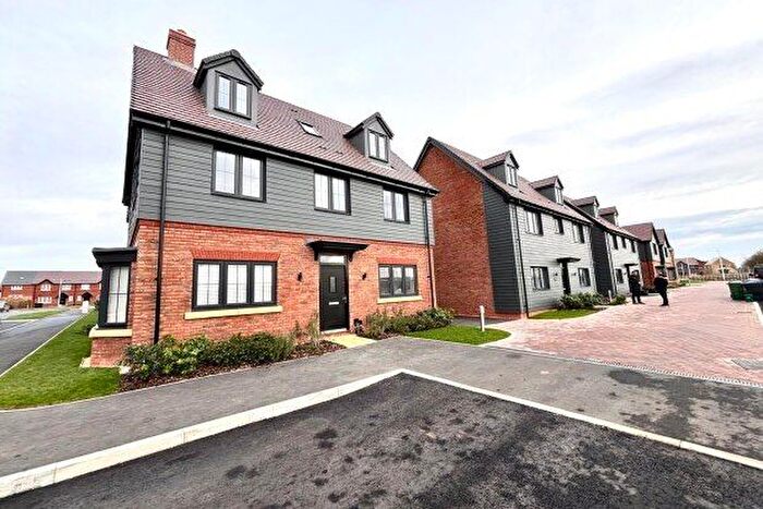 4 Bedroom Property To Rent In Vale Close, Stratford-Upon-Avon, CV37