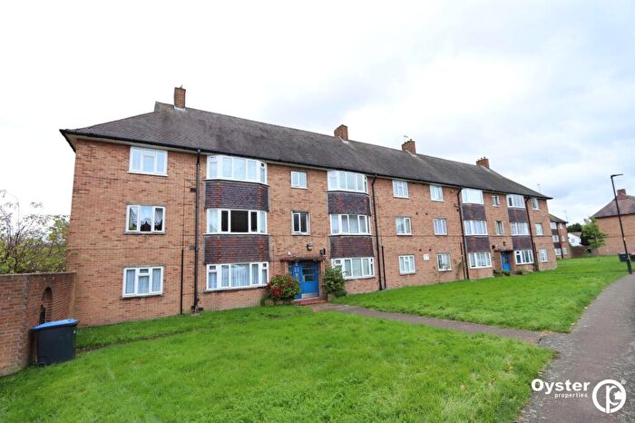 2 Bedroom Flat To Rent In Elsinge Road, Enfield, EN1