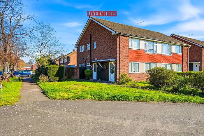 2 Bedroom Maisonette For Sale In Perry Street, Crayford, DA1