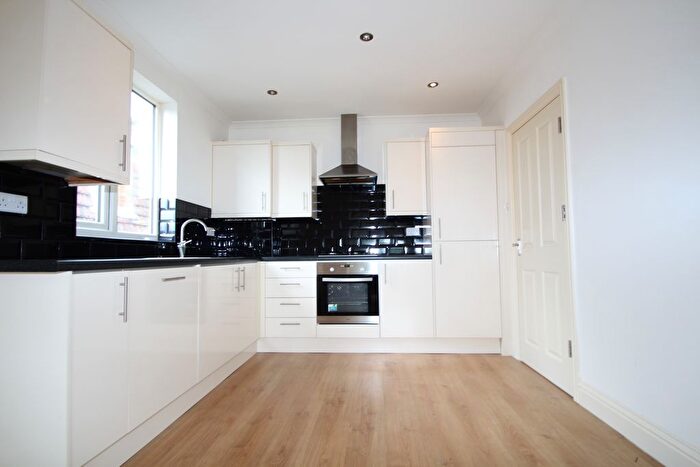 1 Bedroom Flat To Rent In Howden Road, London, SE25