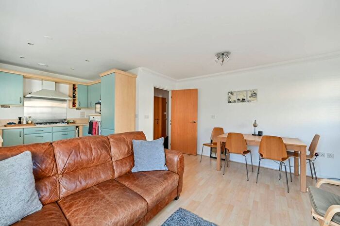 2 Bedroom Flat For Sale In Twickenham Road, Old Isleworth, Isleworth, TW7