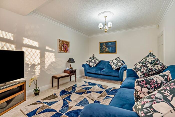 4 Bedroom Detached House To Rent In Francis Road, HA5