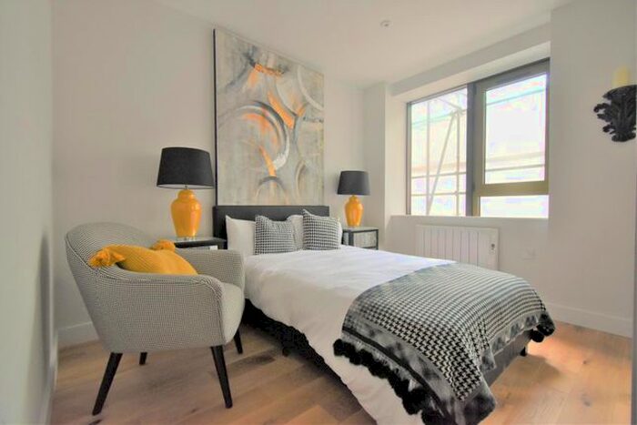 1 Bedroom Flat To Rent In High Street, Feltham, TW13