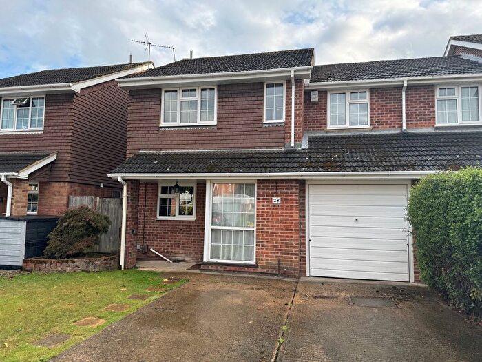 4 Bedroom Semi-Detached House To Rent In Shepherds Close, Shepperton, Surrey, TW17