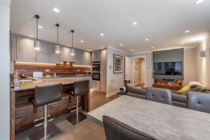 1 Bedroom Flat To Rent In Selhurst Close, Wimbledon, SW19