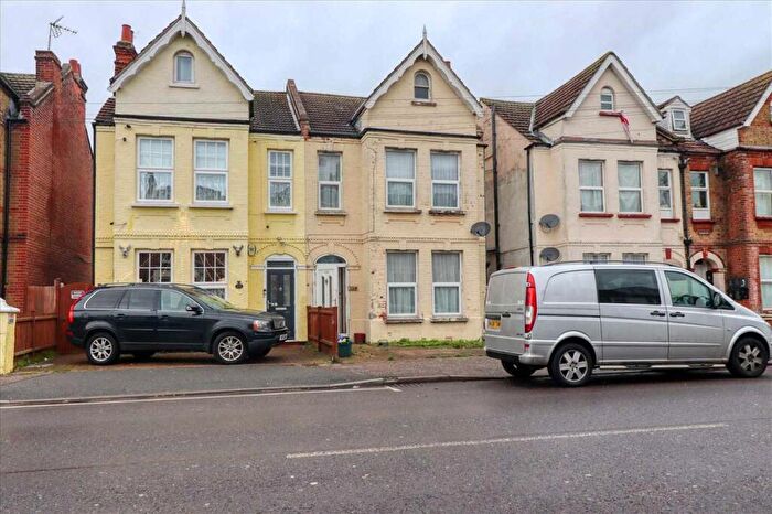 4 Bedroom Semi Detached House For Sale In Wellesley Road, Clacton On Sea, CO15