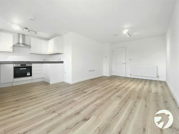 2 Bedroom Flat To Rent In Clifton Road, Welling DA16