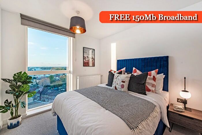 1 Bedroom Flat To Rent In Stylus Place, Hayes, UB3