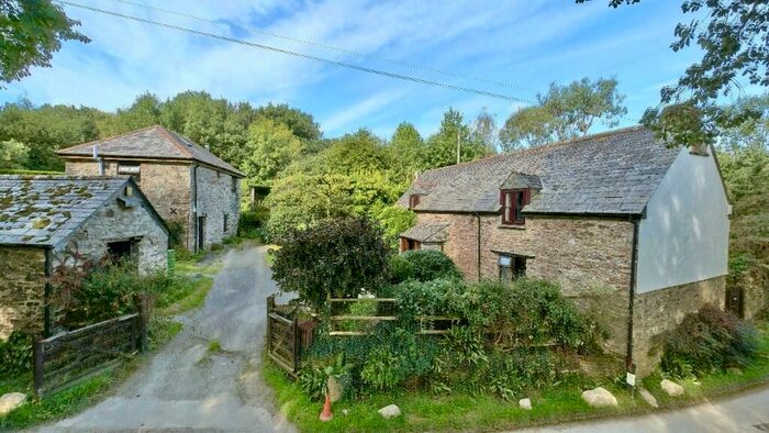 3 Bedroom Detached House For Sale In Washaway, PL30