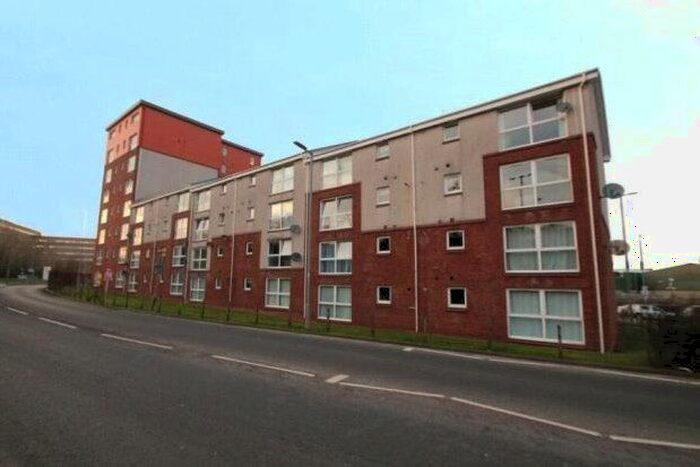 2 Bedroom Flat To Rent In Eaglesham Court, Glasgow, G75