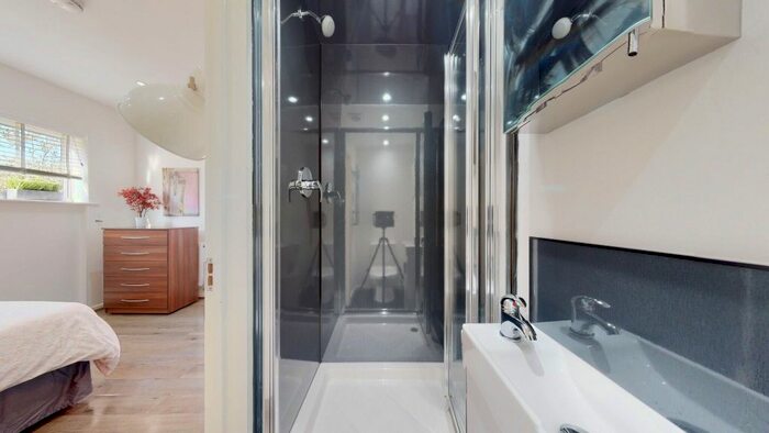 Studio To Rent In Blenheim Gardens, London, NW2