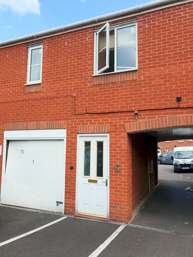 2 Bedroom Flat To Rent In Blenheim Drive, Wednesbury WS10