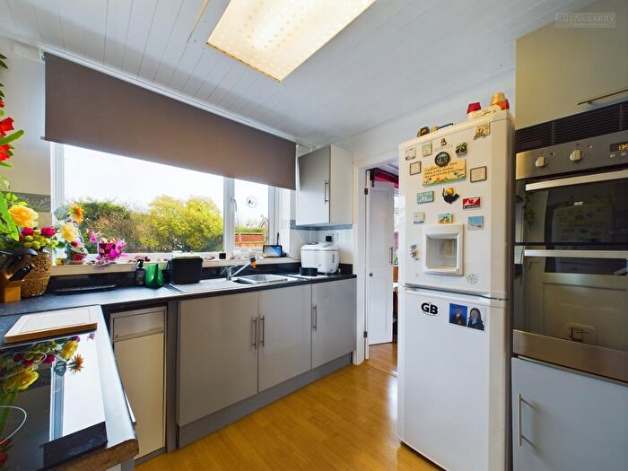 3 Bedroom Semi-Detached House For Sale In Woburn Drive, Thorney, Peterborough, PE6