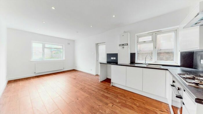 2 Bedroom Flat To Rent In Beaconsfield Road, London, NW10