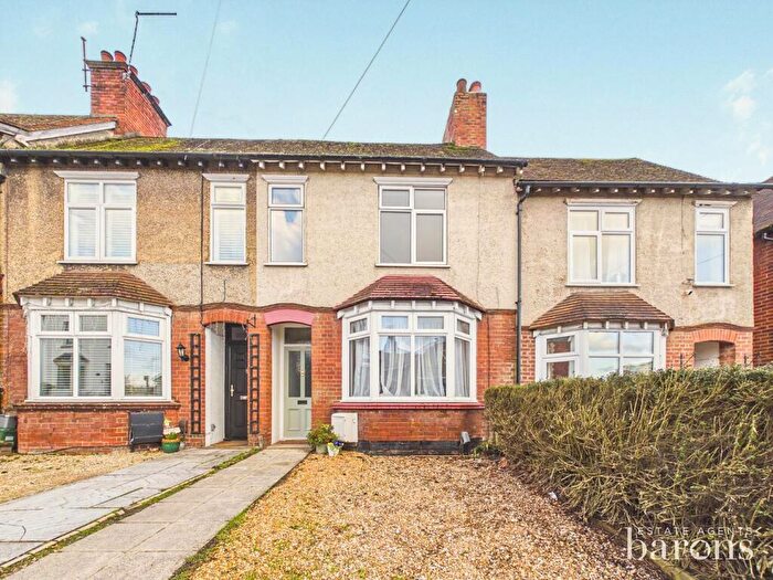 3 Bedroom Terraced House For Sale In Sarum Hill, Basingstoke, RG21