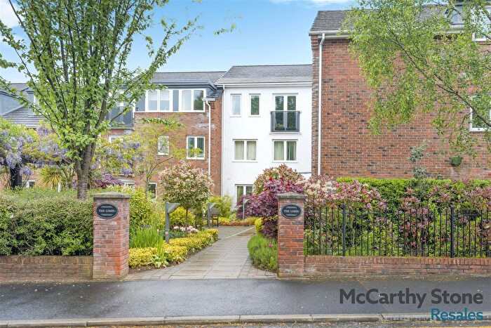 1 Bedroom Flat For Sale In Booths Hill Close, Lymm, WA13
