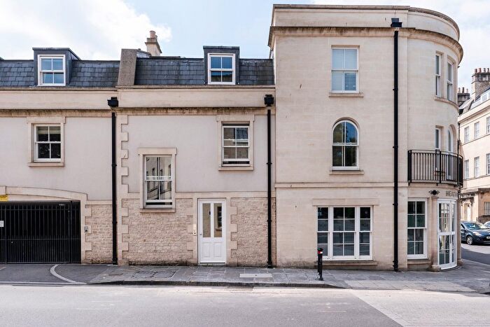 1 Bedroom Flat To Rent In Crescent Lane, Bath, BA1