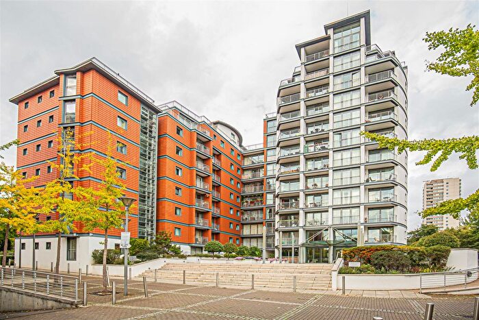 2 Bedroom Flat For Sale In Holland Gardens, Brentford, TW8