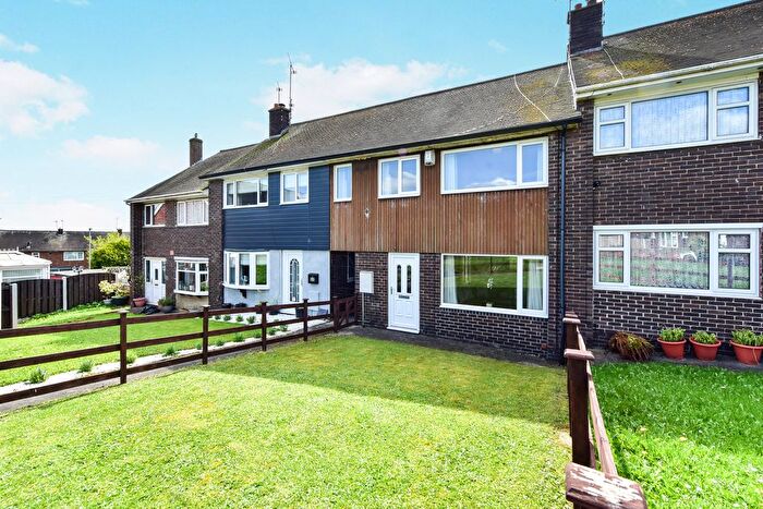 3 Bedroom Terraced House For Sale In Whitehall Road, Rotherham, S61