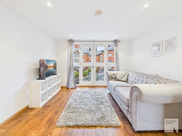 2 Bedroom Apartment To Rent In Wharf Close :: Nq, M1