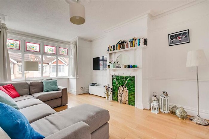 5 Bedroom Property To Rent In Beverstone Road, London, SW2