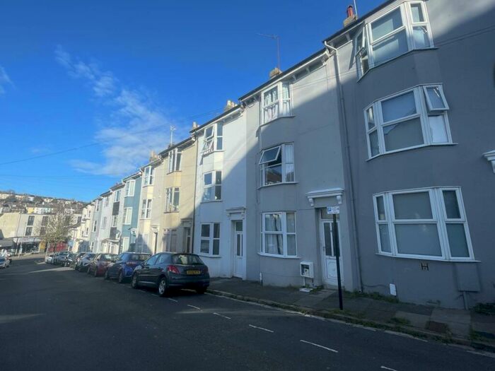 4 Bedroom House To Rent In St Martins Place, Brighton, East Sussex, BN2