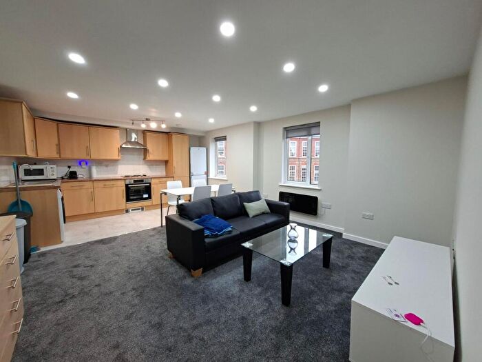 2 Bedroom Apartment To Rent In Enfield Road, London, N1