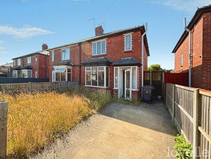 3 Bedroom Semi-Detached House For Sale In Bell Grove, Lincoln, LN6