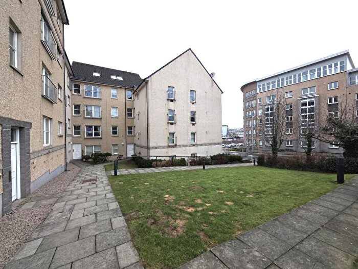 2 Bedroom Flat To Rent In Affleck Street, City Centre, Aberdeen, AB11