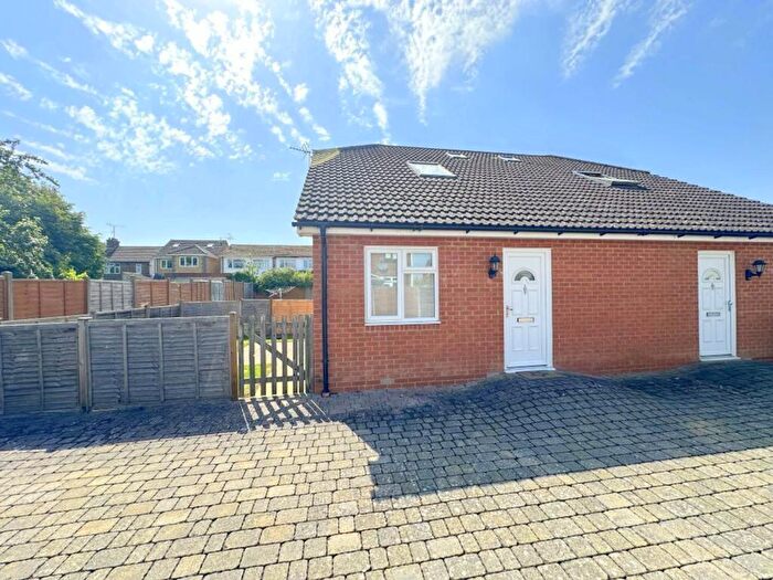 1 Bedroom Semi-Detached House To Rent In Icknield Road, Luton, LU3