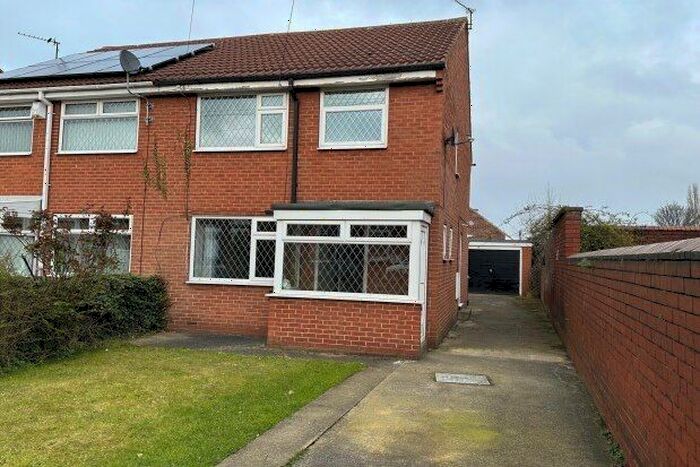 3 Bedroom Property To Rent In Chapel Street, Wakefield, WF4