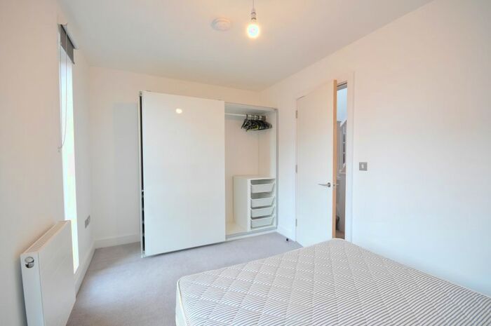 3 Bedroom Town House To Rent In Barrow Street, Salford, M3