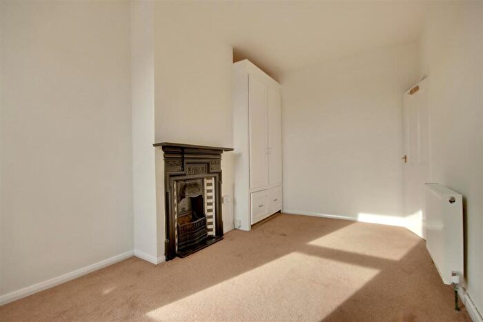 2 Bedroom Flat For Sale In Northern Parade, Portsmouth, PO2