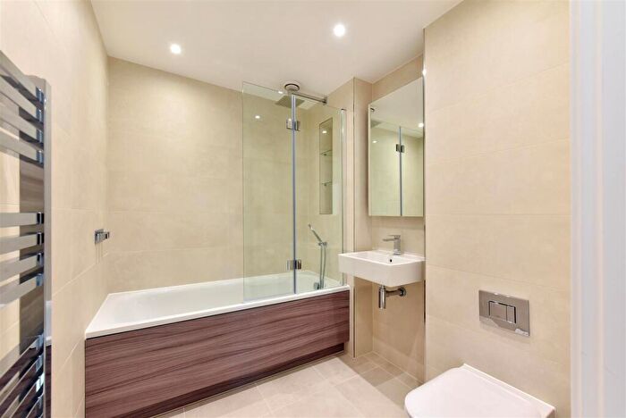 2 Bedroom House For Sale In Thonrey Close, London, NW9