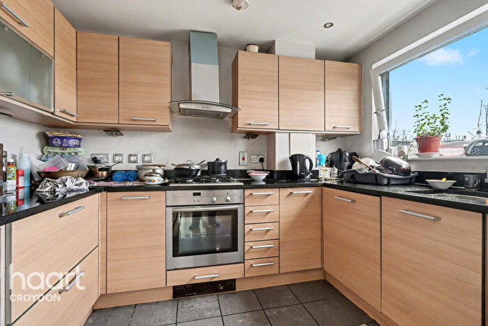 2 Bedroom Flat For Sale In Brighton Road, Purley, CR8