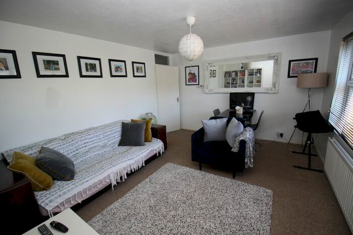 2 Bedroom Flat To Rent In Lee Road, Blackheath, SE3