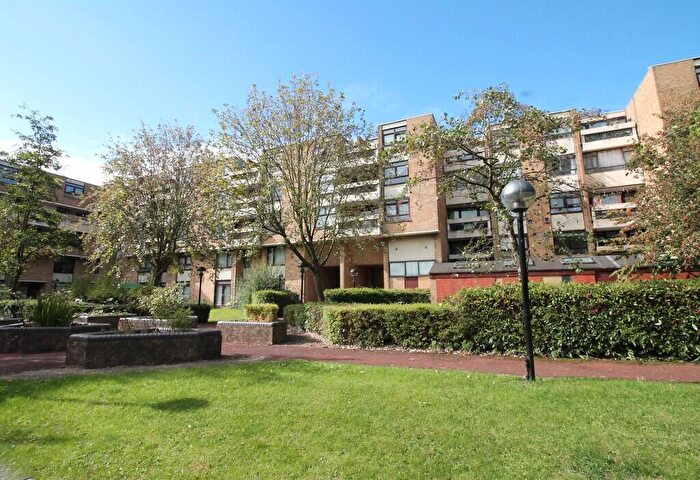 3 Bedroom Flat To Rent In Kenilworth Court, Washington, Tyne And Wear, NE37