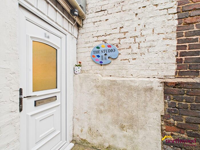 1 Bedroom Flat For Sale In Chetwynd St, Wolstanton, Newcastle-Under-Lyme, ST5
