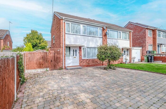 3 Bedroom Semi-Detached House For Sale In Cheswick Close, Redditch, B98